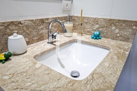 Apartamento à venda com 106m², 2 quartos e 2 vagasBanheiro da suíte 1
