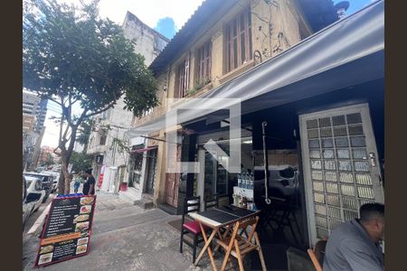 Casa à venda com 145m², 3 quartos e sem vagaFachada e loja 