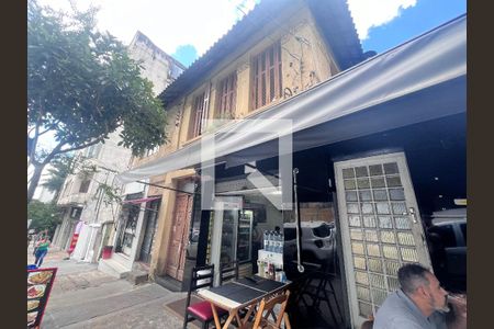 Casa à venda com 145m², 3 quartos e sem vagaFachada e loja 