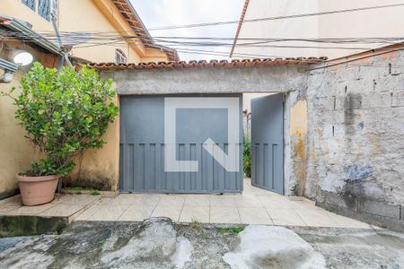 Casa à venda com 80m², 4 quartos e 2 vagasFachada