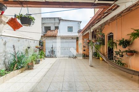 Casa à venda com 80m², 4 quartos e 2 vagasGaragem - Varanda