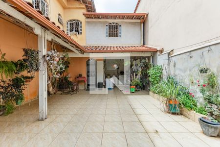 Casa à venda com 80m², 4 quartos e 2 vagasGaragem - Varanda