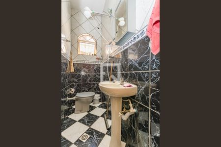 Casa à venda com 80m², 4 quartos e 2 vagasBanheiro Social 2