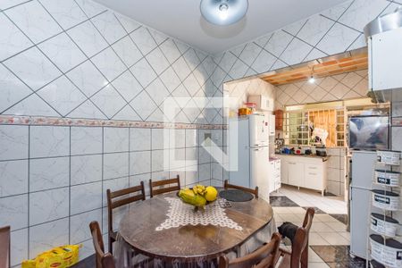 Casa à venda com 80m², 4 quartos e 2 vagasCozinha