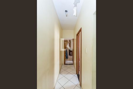 Casa à venda com 80m², 4 quartos e 2 vagasCorredor