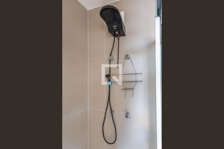 Banheiro de kitnet/studio para alugar com 1 quarto, 24m² em Sumarezinho, São Paulo