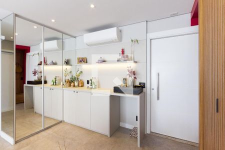 Closet de apartamento para alugar com 2 quartos, 69m² em Vila Romana, São Paulo