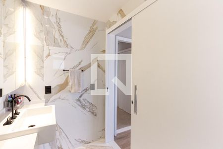 Banheiro de apartamento para alugar com 2 quartos, 69m² em Vila Romana, São Paulo