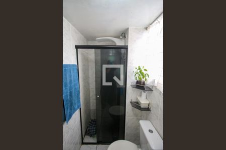 Banheiro de apartamento à venda com 2 quartos, 50m² em Conjunto Residencial José Bonifácio, São Paulo