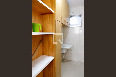 Área de Serviço de apartamento para alugar com 2 quartos, 55m² em Remédios, Osasco
