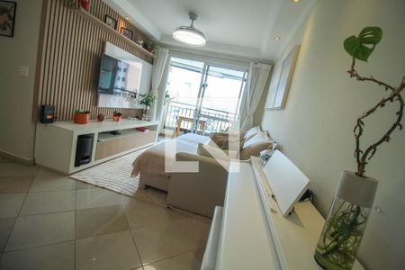 Sala de apartamento à venda com 3 quartos, 74m² em Vila Bertioga, São Paulo