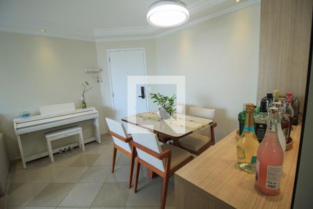 Sala de apartamento à venda com 3 quartos, 74m² em Vila Bertioga, São Paulo