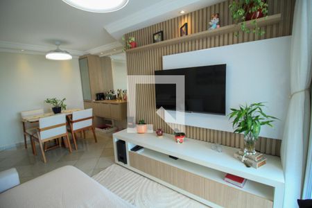 Sala de apartamento à venda com 3 quartos, 74m² em Vila Bertioga, São Paulo