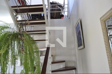 Apartamento à venda com 150m², 3 quartos e 2 vagasEscada