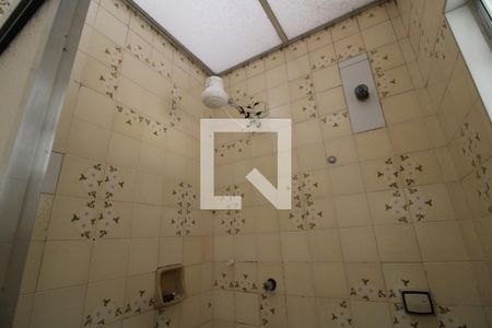 Chuveiro de casa para alugar com 2 quartos, 45m² em Interlagos, São Paulo