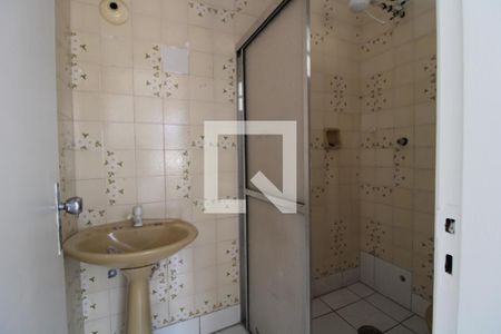 Banheiro de casa para alugar com 2 quartos, 45m² em Interlagos, São Paulo