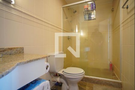 Banheiro da Suíte de apartamento para alugar com 1 quarto, 38m² em Rio Branco, Porto Alegre