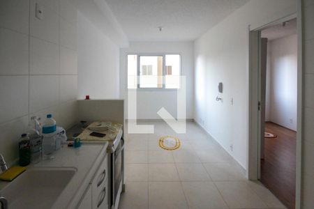 Cozinha de apartamento para alugar com 1 quarto, 28m² em Vila Ema, São Paulo