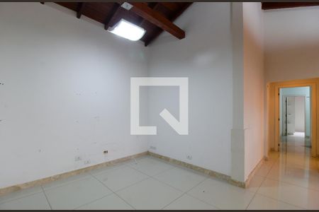 Sala de casa de condomínio para alugar com 6 quartos, 240m² em Jardim Sao Paulo Ii, Cotia