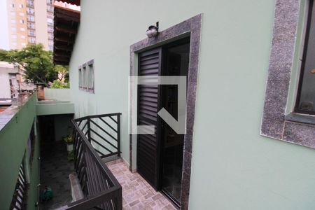 Casa à venda com 310m², 3 quartos e 6 vagasQuarto 1 - Varanda