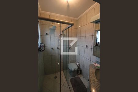 Casa à venda com 310m², 3 quartos e 6 vagasQuarto 2 - banheiro