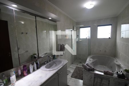 Casa à venda com 310m², 3 quartos e 6 vagasQuarto 3 - Banheiro