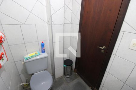 Casa à venda com 310m², 3 quartos e 6 vagasÁrea de Serviço - Banheiro