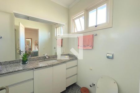 Casa à venda com 280m², 3 quartos e 4 vagasBanheiro da Suíte 2