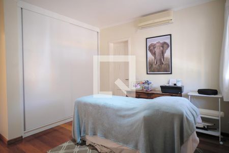 Casa à venda com 280m², 3 quartos e 4 vagasSuíte 2