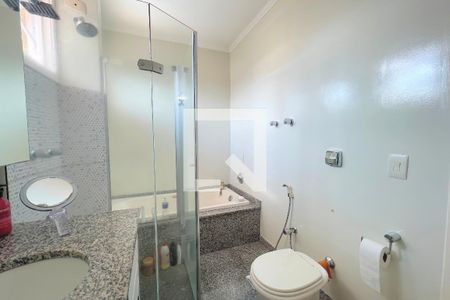 Casa à venda com 280m², 3 quartos e 4 vagasBanheiro da Suíte 3