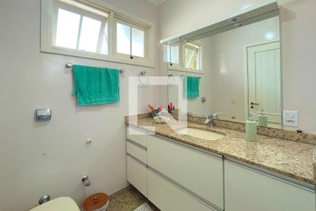 Casa à venda com 280m², 3 quartos e 4 vagasBanheiro da Suíte 1