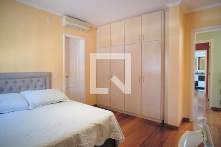 Casa à venda com 280m², 3 quartos e 4 vagasSuíte 1