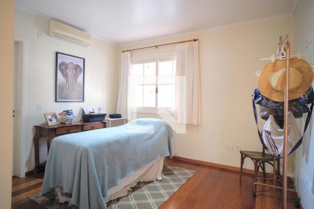 Casa à venda com 280m², 3 quartos e 4 vagasSuíte 2