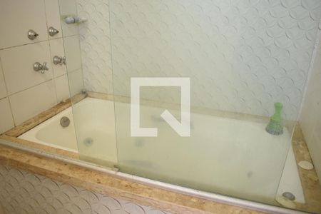 Banheiro da Suíte de casa para alugar com 4 quartos, 280m² em São Braz, Curitiba