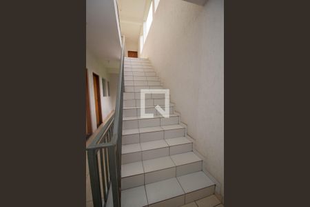 Apartamento para alugar com 49m², 1 quarto e sem vaga Apartamento para alugar com 49m², 1 quarto e sem vagaEscada