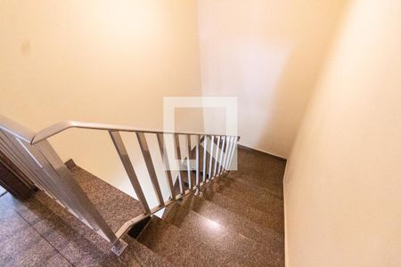 Casa para alugar com 450m², 3 quartos e 4 vagasEscada