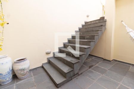 Casa para alugar com 450m², 3 quartos e 4 vagasEscada