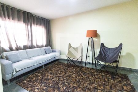 Casa para alugar com 450m², 3 quartos e 4 vagasQuarto de serviço