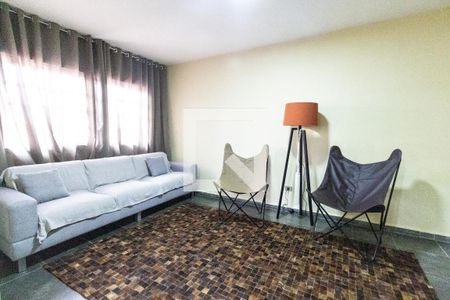 Casa para alugar com 450m², 3 quartos e 4 vagasQuarto de serviço