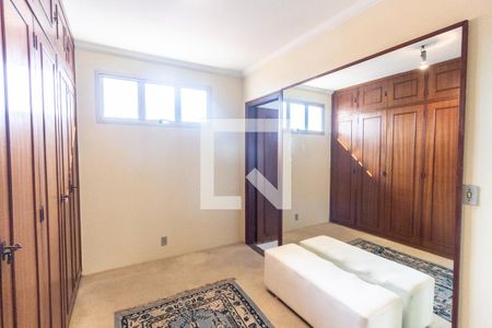Casa para alugar com 450m², 3 quartos e 4 vagasCloset