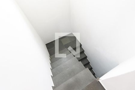 Casa para alugar com 450m², 3 quartos e 4 vagasEscada