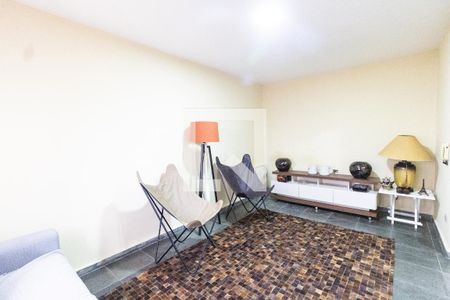 Casa para alugar com 450m², 3 quartos e 4 vagasQuarto de serviço