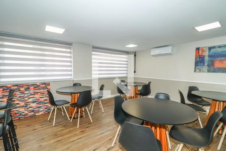 Apartamento à venda com 72m², 2 quartos e sem vagaÁrea comum - Salão de festas