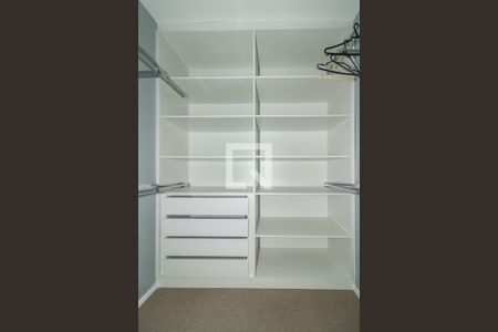Closet de apartamento à venda com 2 quartos, 72m² em Petrópolis, Porto Alegre