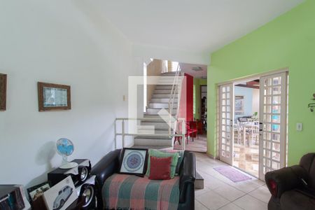 Sala 1 de casa para alugar com 5 quartos, 345m² em São João Batista (venda Nova), Belo Horizonte