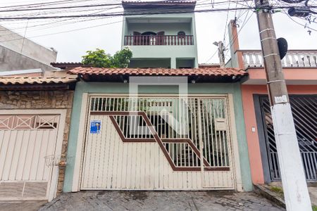 Casa à venda com 320m², 4 quartos e 7 vagas Casa à venda com 320m², 4 quartos e 7 vagasFachada