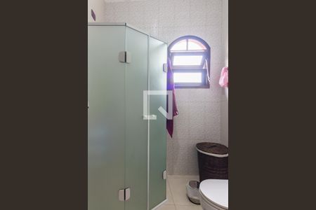 Casa à venda com 320m², 4 quartos e 7 vagas Casa à venda com 320m², 4 quartos e 7 vagasBanheiro 1