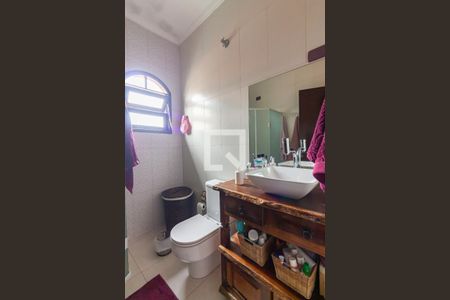 Casa à venda com 320m², 4 quartos e 7 vagas Casa à venda com 320m², 4 quartos e 7 vagasBanheiro 1