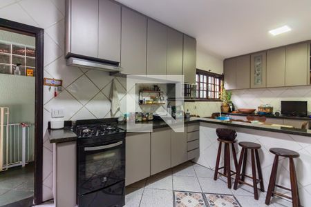 Casa à venda com 320m², 4 quartos e 7 vagas Casa à venda com 320m², 4 quartos e 7 vagasCozinha
