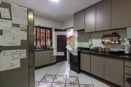 Casa à venda com 320m², 4 quartos e 7 vagas Casa à venda com 320m², 4 quartos e 7 vagasCozinha